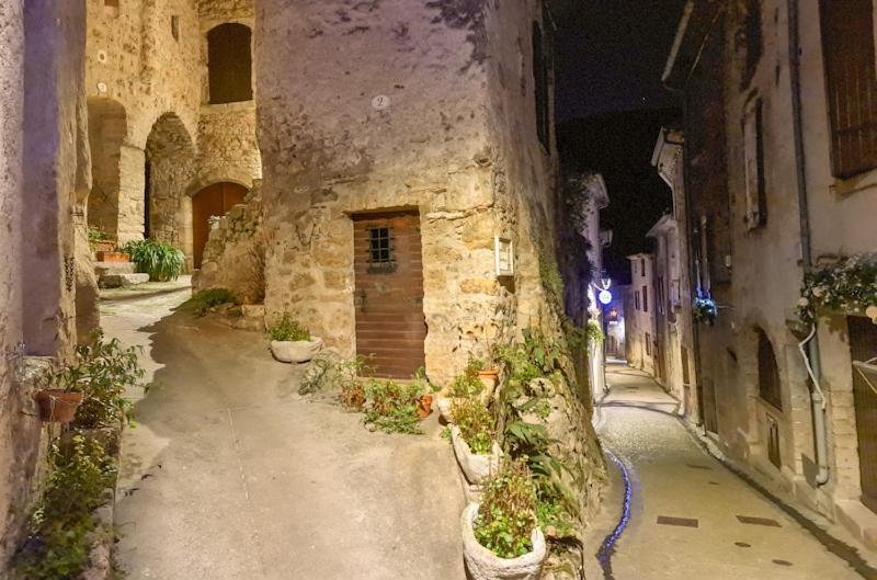 La Maison De La Traverse Saint-Guilhem-le-Desert Eksteriør billede